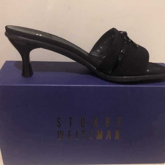 Stuart Weitzman Little Black Slide Size 9B - Picture 1 of 7